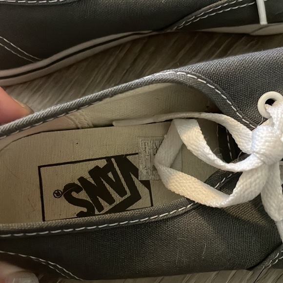 Vans - Picture 4 of 4